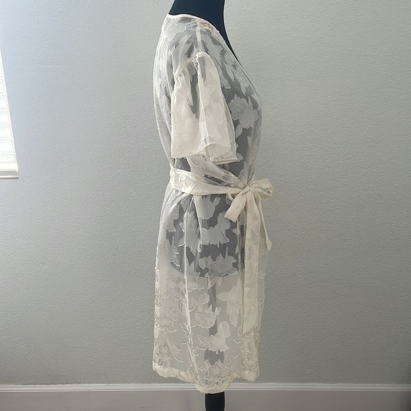 Flutter Sleeve Lace Embellished Off White Robe 0008 - Picture 4 of 9